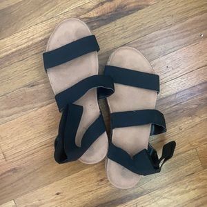 Nature Breeze Kacie Black Platform Sandal size 10